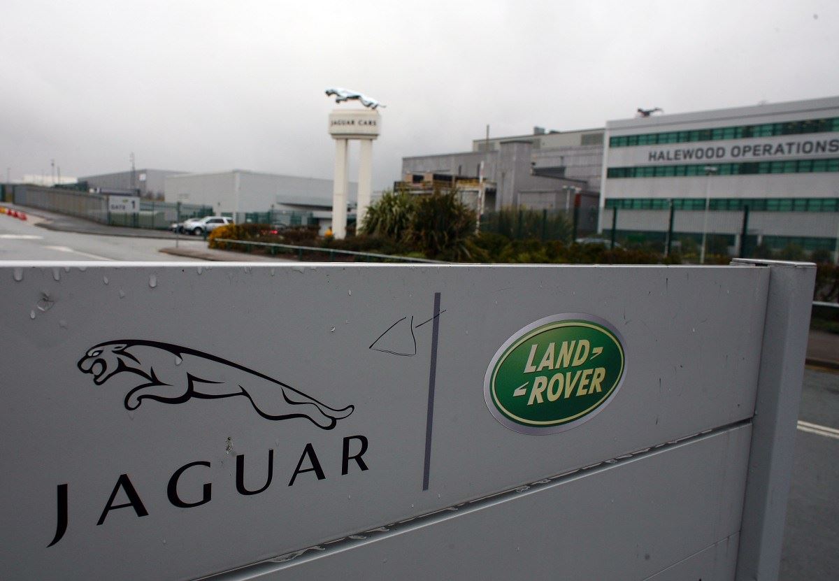 Hackers russos estariam por trás do ataque cibernético de US$ 2,5 bilhões à Jaguar Land Rover: Relatório
