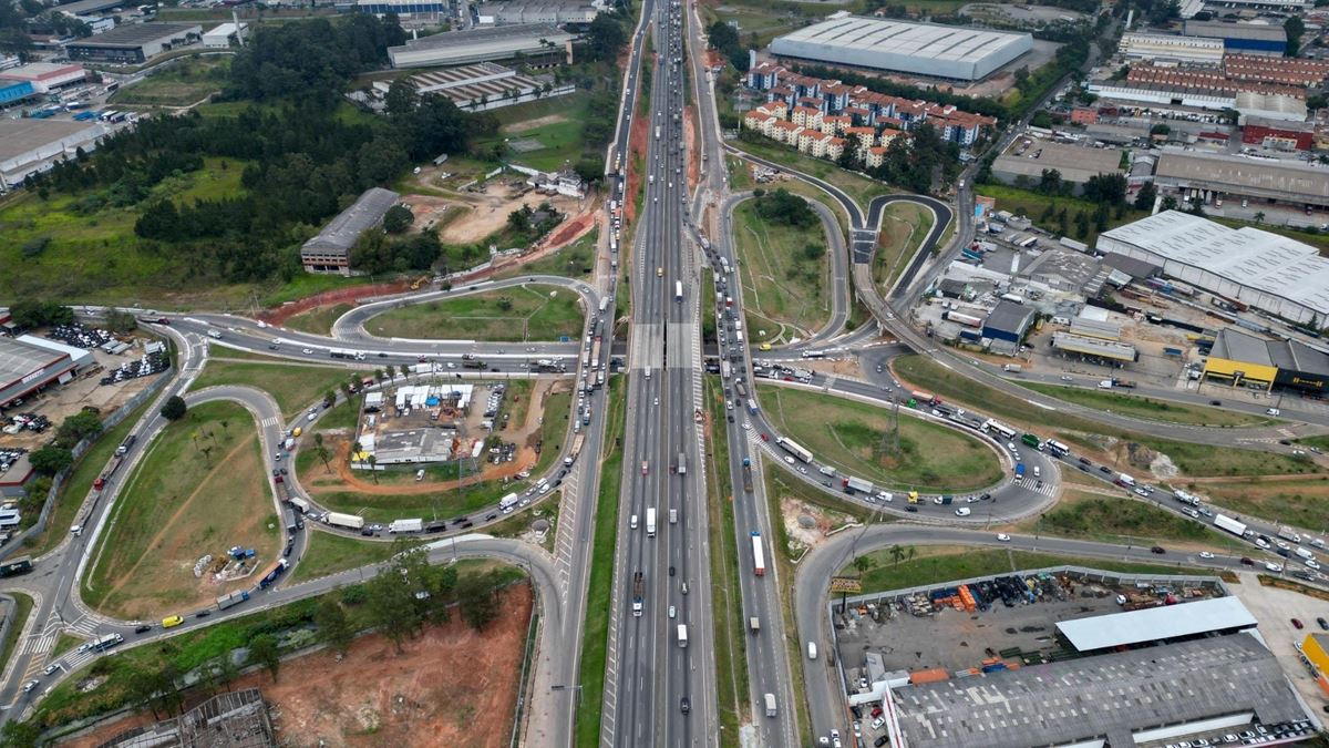Novo acesso do Trevo de Bonsucesso à avenida Papa João Paulo I é aberto pela Prefeitura