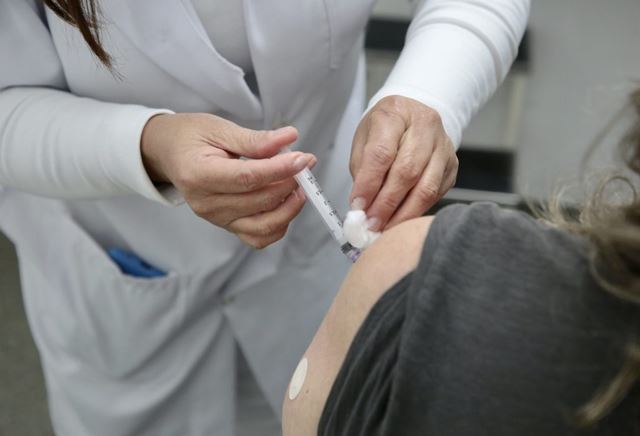 Governo de SP confirma dois novos casos de sarampo e reforça vacinação na Capital e Guarulhos