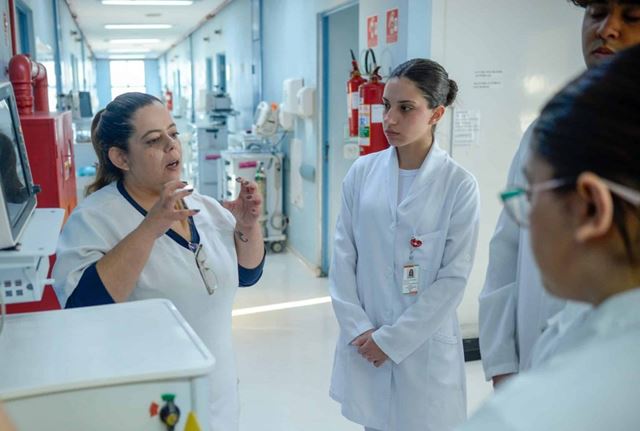 Em ação inédita em SP, alunos do curso técnico de enfermagem farão estágio e receberão bolsa de R$ 729,98