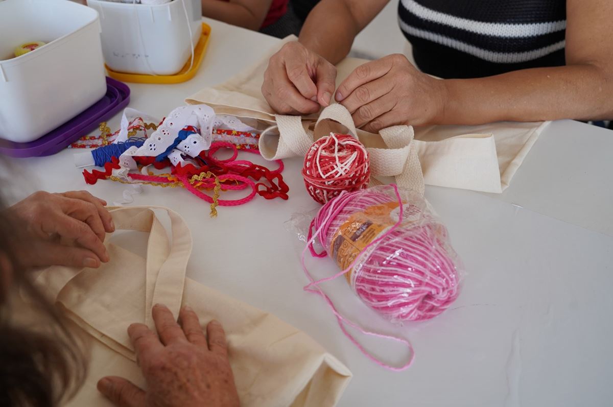 Casas da Mulher oferecem oficinas artesanais, ginástica e aula de forró na próxima semana