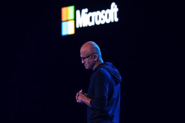 A Microsoft adere à tendência de corte de custos de IA ao confiar mais em seus próprios modelos