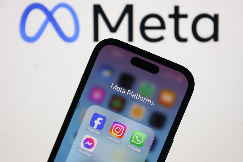 UE ameaça Meta com multas por recursos viciantes no Facebook e no Instagram