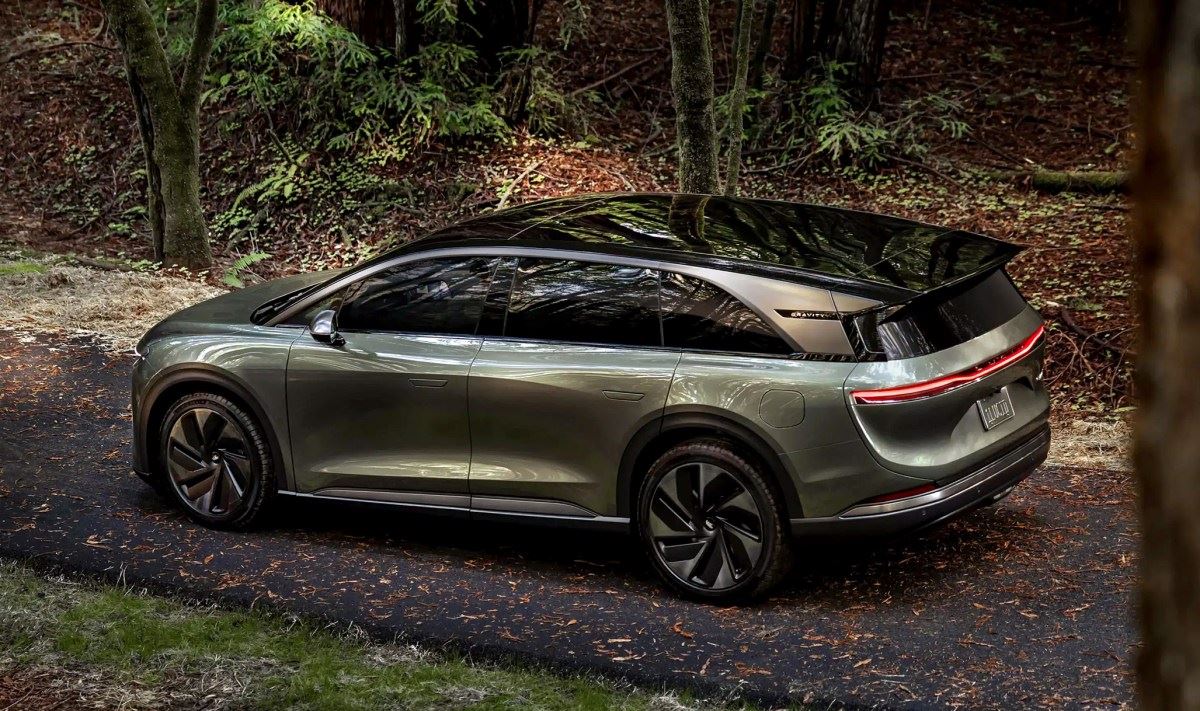 Lucid Motors nega notícia de que está considerando falência