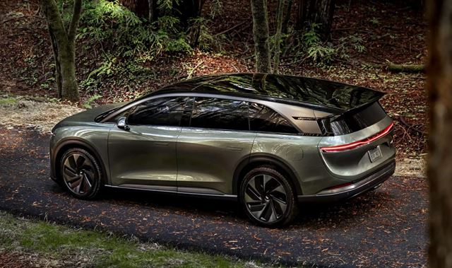 Lucid Motors nega notícia de que está considerando falência