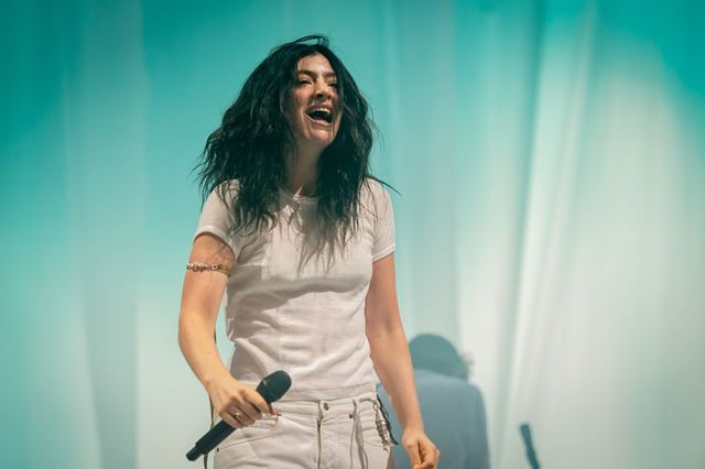 Lorde diz que óculos de IA não são atraentes