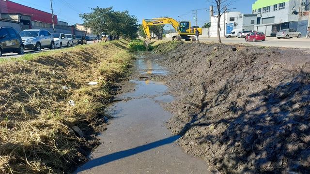 Prefeitura retira 41 toneladas de detritos em dois córregos na região da Cidade Satélite