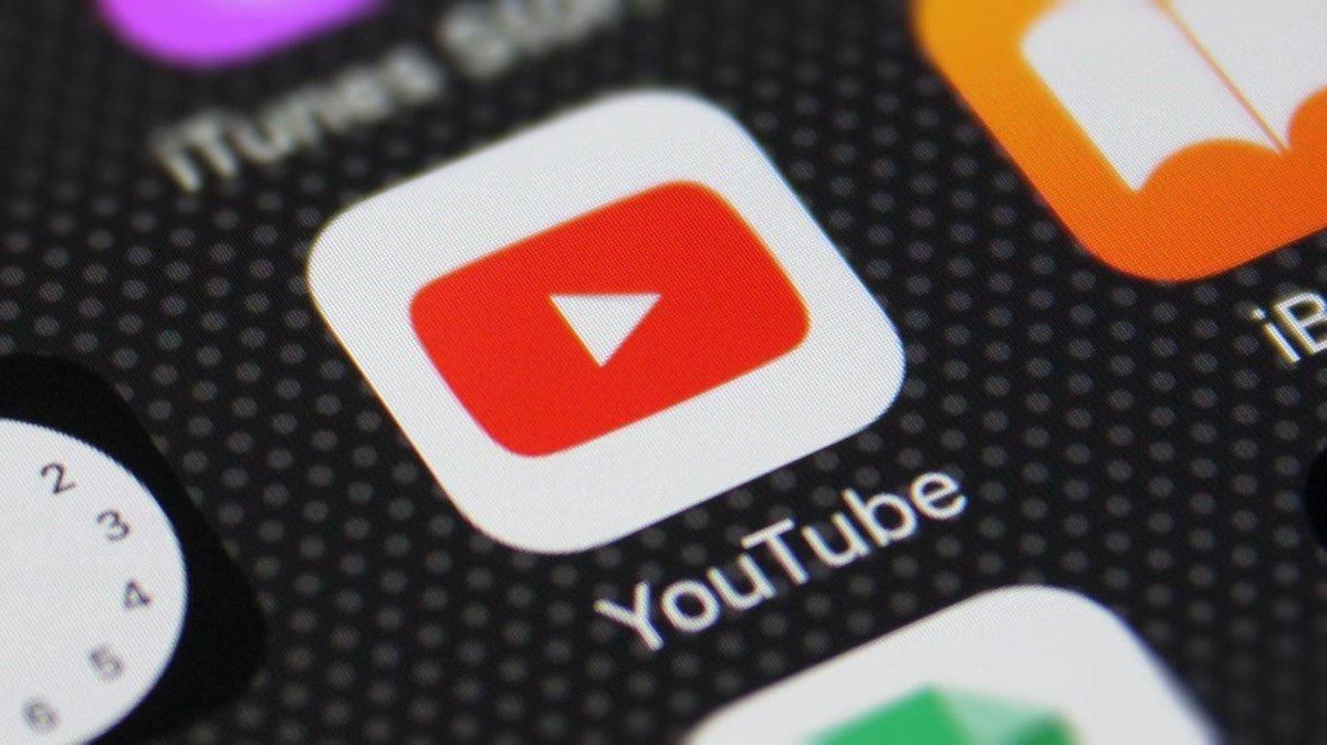 O YouTube esclarece diretrizes sobre conteúdos lixo gerados por IA e vídeos perturbadores