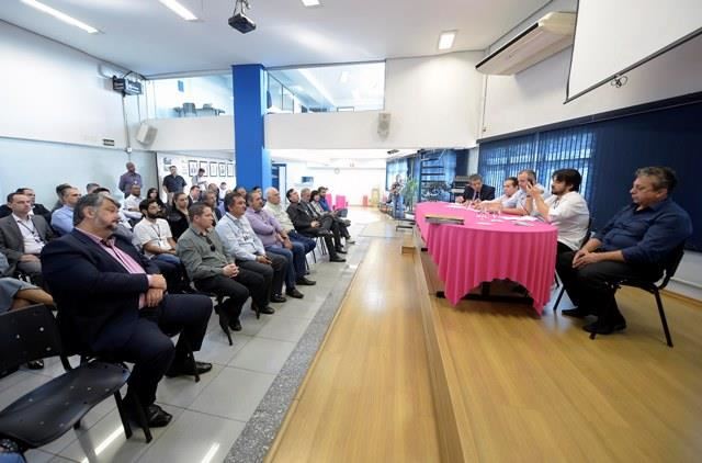 Prefeito participa de reunião com empresários da ASEC