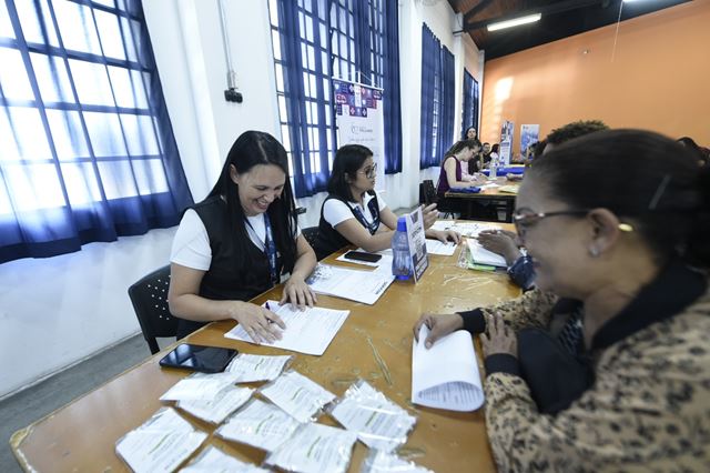 Mutirão de empregos com vagas para operador de produção acontece no CEU Continental nesta quarta-feira