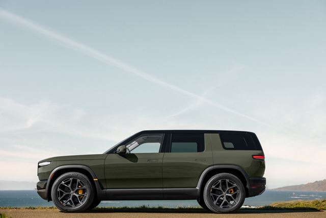 Rivian processa o governo dos EUA por reembolso integral das tarifas de Trump