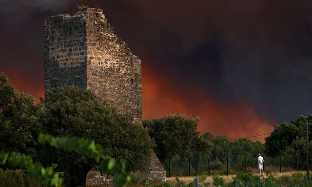 Incêndios florestais ameaçam cidade histórica francesa de Bordeaux