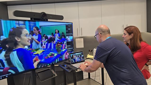 Estudantes de escolas municipais desenvolvem criaturas virtuais para o MIT Museum, nos Estados Unidos