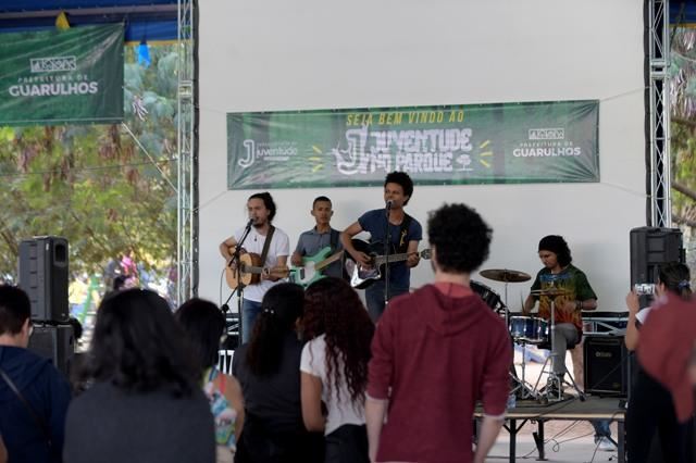 Projeto Juventude no Parque agita Bosque Maia