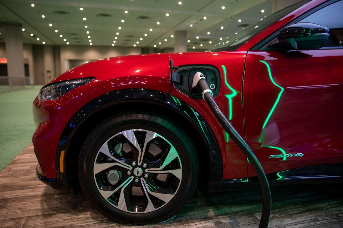 GM e Ford estão falando cada vez menos sobre veículos elétricos