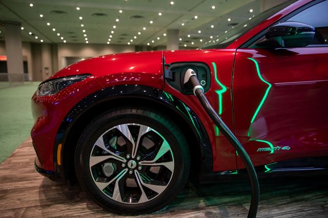 GM e Ford estão falando cada vez menos sobre veículos elétricos