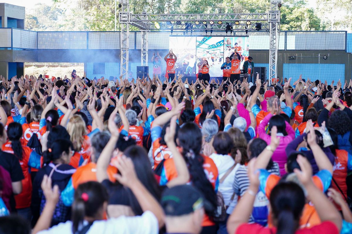 Ativação Show reúne cerca de quatro mil idosos no CEU Bonsucesso