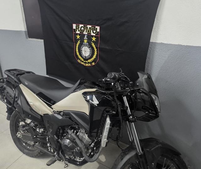 GCM prende dois suspeitos e recupera motocicleta roubada no Jardim Novo Portugal