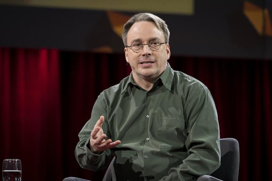Linus Torvalds se desculpa por anos de "boçalidade" contra desenvolvedores Linux