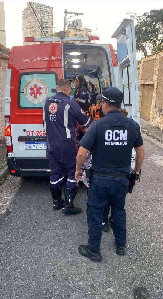 GCM salva idosa de 79 anos após engasgo na Vila Galvão
