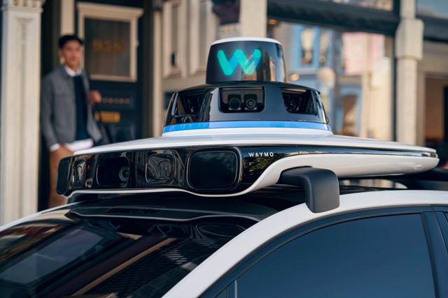 Waymo abre serviço de robô-táxi em Dallas para todos