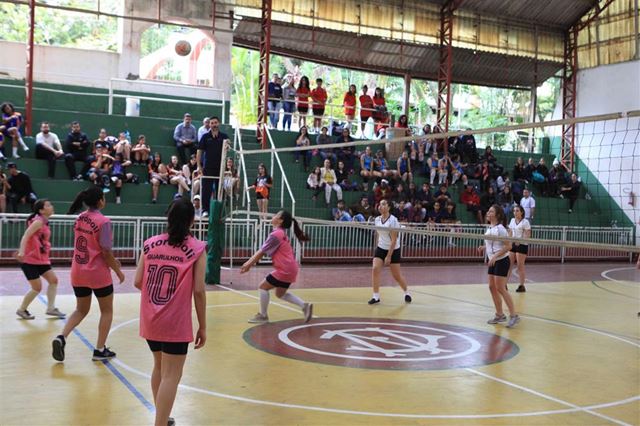 Vôlei feminino do Storópoli brilha em estreia na Olimpíada Colegial