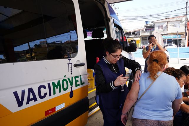 Vacimóvel aplica 316 doses de vacinas durante ação no Terminal Pimentas