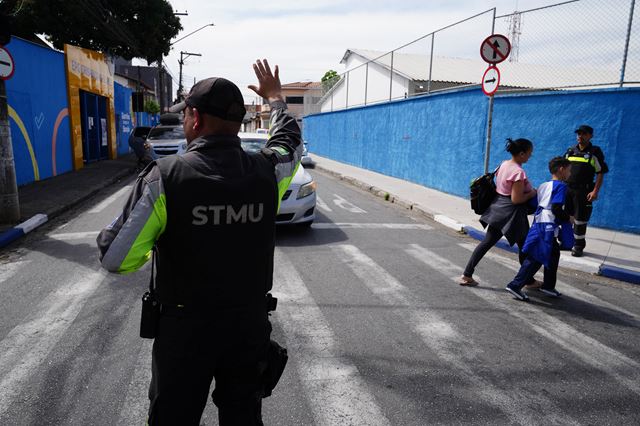 Prefeitura de Guarulhos reforça segurança viária no entorno de escolas