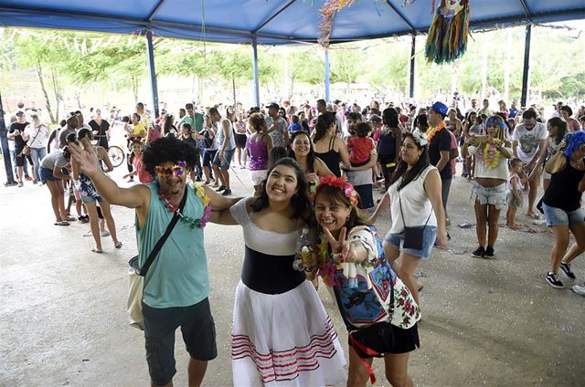 Banda Lira garante animação dos foliões no Bosque Maia e na Vila Galvão
