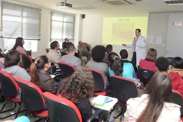 Palestras abordam cuidados com pessoas com deficiência física