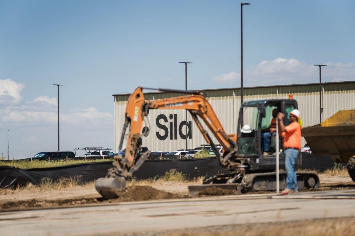 Sila obtém empréstimo de US$ 1,4 bilhão do Pentágono enquanto forças armadas exigem mais baterias