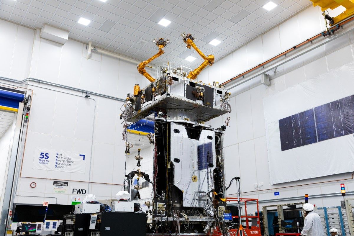 O robô mecânico espacial da Northrop é uma nova maneira de manter os satélites funcionando por mais tempo
