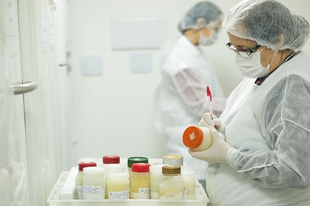 Fundo Social, Cempics e Banco de Leite recebem doações de potes de vidro para coleta, armazenamento e doação de leite materno