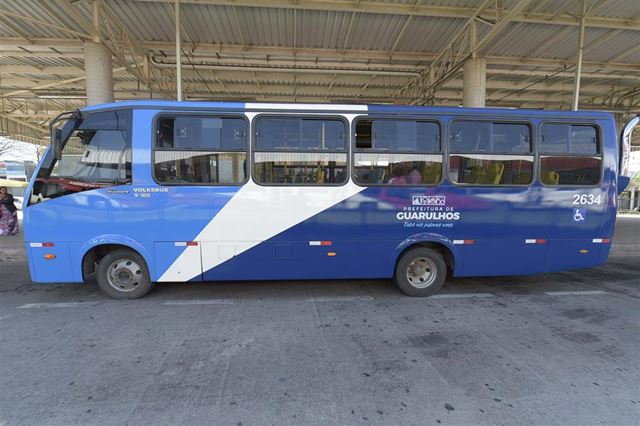 Microônibus começam a circular com novo visual