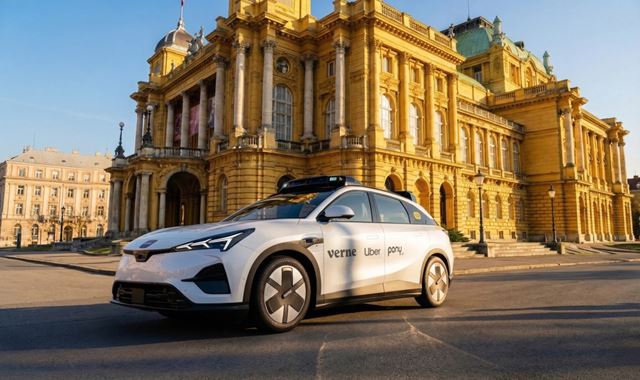 Uber e Pony.ai planejam trazer 2.000 robôs-táxis para a Europa