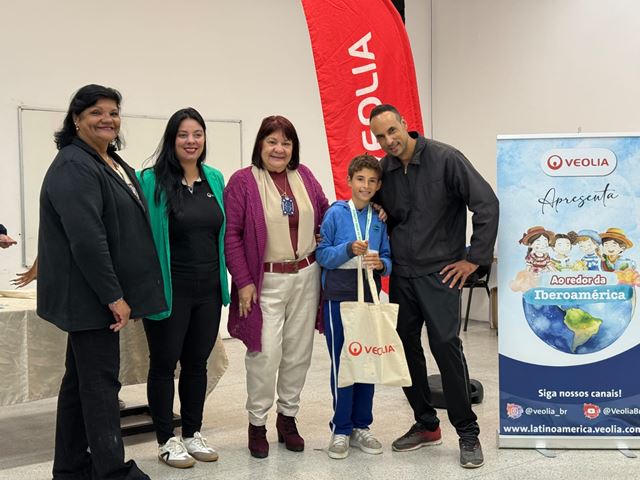 Estudantes da rede municipal recebem premiação por projeto sobre uso consciente da água