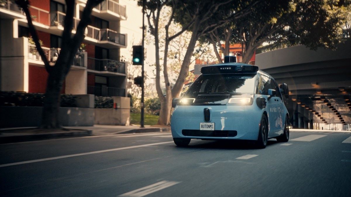 O robotáxi mais barato de nova geração da Waymo agora está aberto a todos os passageiros nestas três cidades