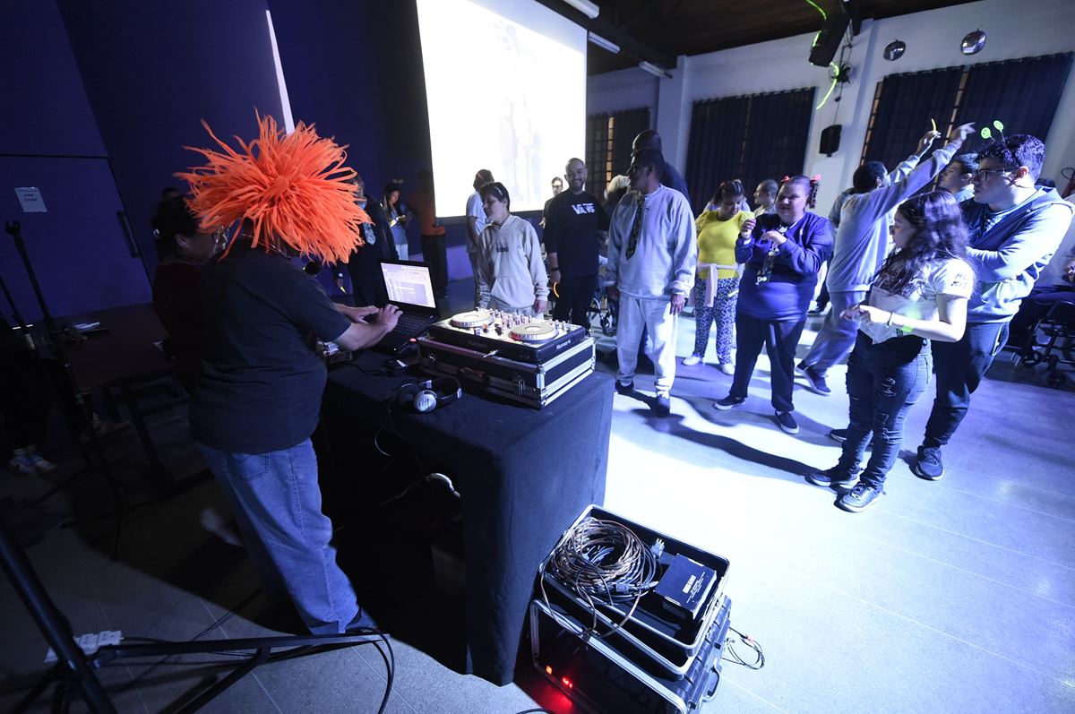 Prefeitura recebe inscrições de pessoas com deficiência visual para workshop de discotecagem