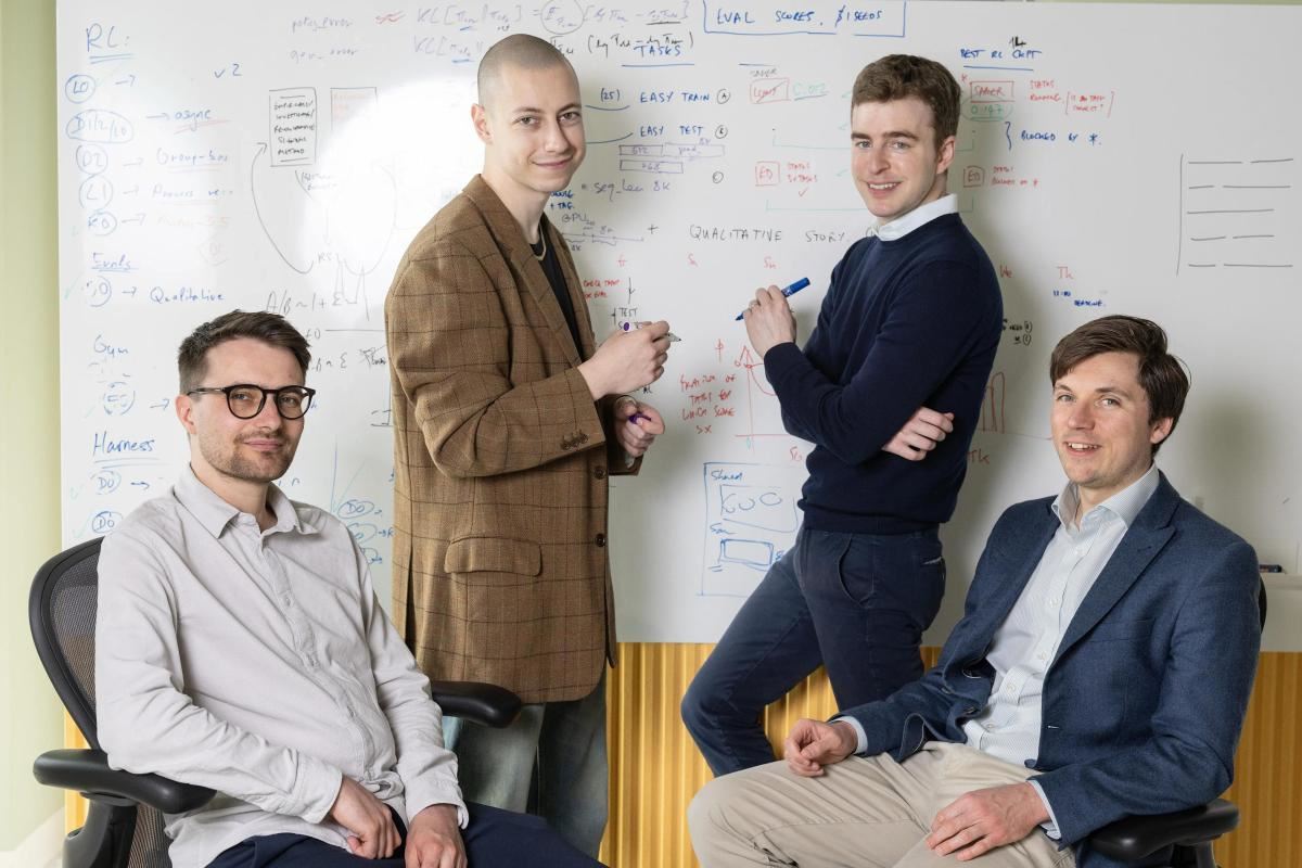 Inherent, fundada por ex-alunos da DeepMind, diz que seu "colega de equipe" de IA acabou de superar a Anthropic e a OpenAI na replicação de pesquisas