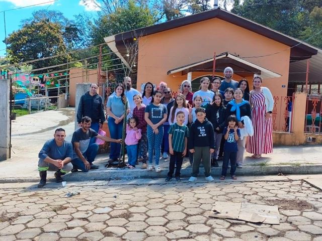 Prefeitura de Guarulhos planta árvores nativas da Mata Atlântica no bairro Água Azul