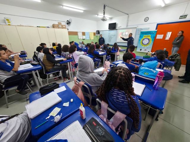 GCM de Guarulhos celebra 20 anos do Programa Guard de prevenção às drogas