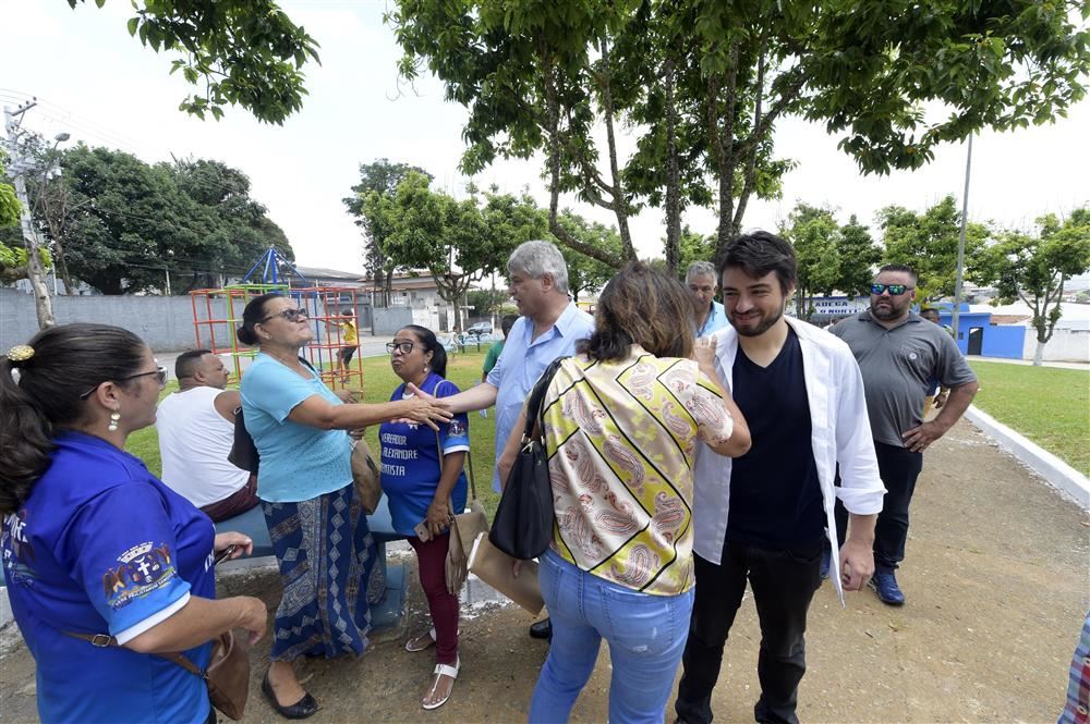 Com a instalação de novos equipamentos, Bonsucesso recebe praça revitalizada