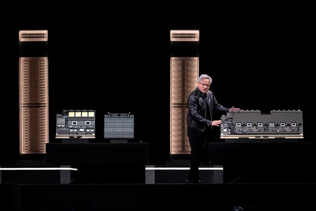 A Amazon acabou de triplicar seu pedido de chips da Nvidia devido à demanda em disparada