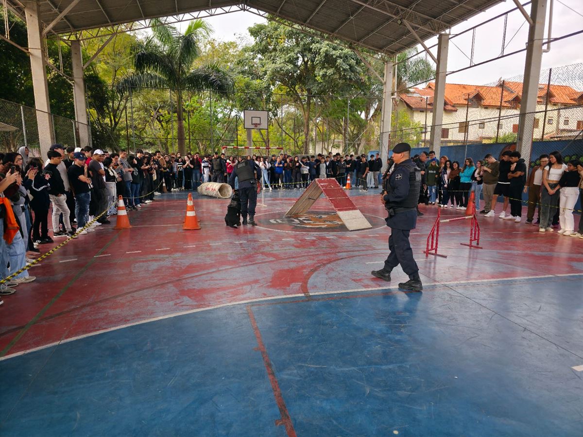 Canil da GCM de Guarulhos realiza apresentações em escolas públicas