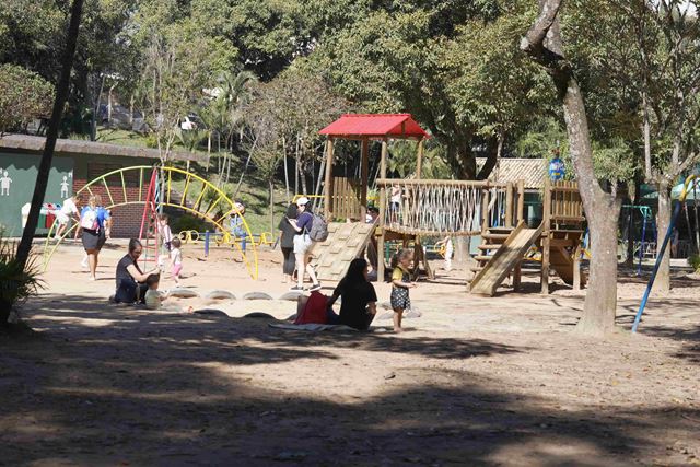 Zoológico celebra o Dia da Árvore com circuito interativo e trilha sobre saúde mental
