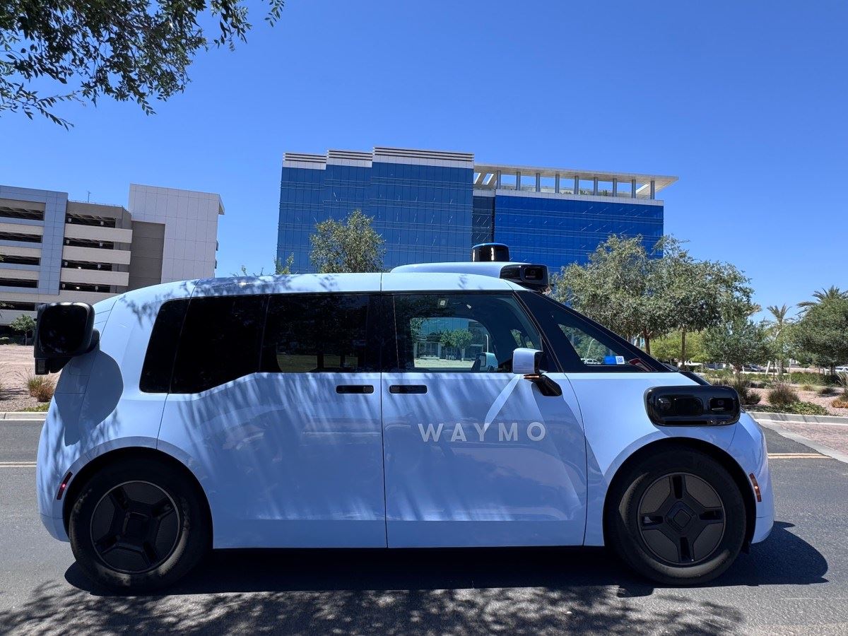 Waymo acelera expansão de táxi autônomo com lançamentos em Denver, San Diego e Tampa