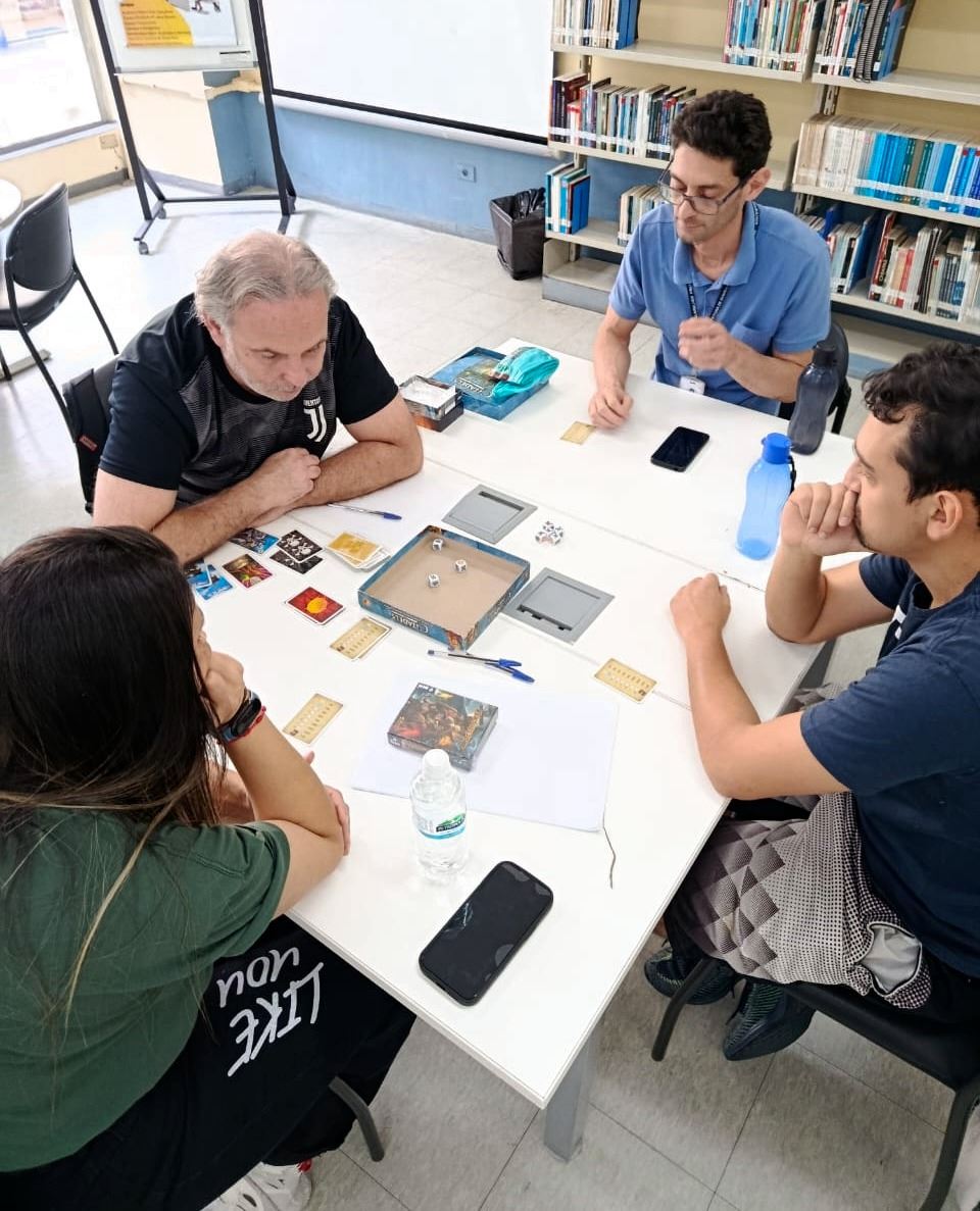 Biblioteca Monteiro Lobato recebe oficina gratuita de board games em setembro