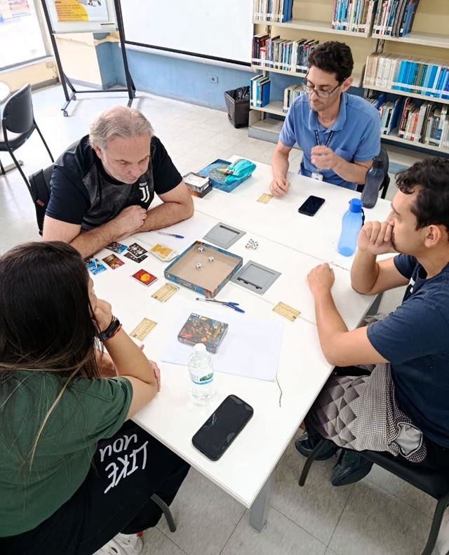 Biblioteca Monteiro Lobato recebe oficina gratuita de board games em setembro