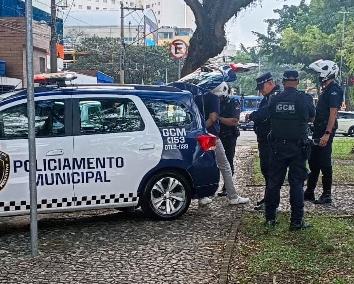 GCM captura procurado e recupera veículo em ações com apoio da CSI