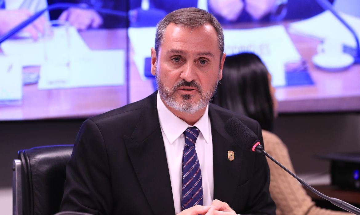 Novo citou mensagens de Vorcaro e pediu prisão preventiva de Andrei